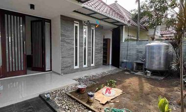 Disewakan Rumah Modern Minimalis Semi Furnished di Cluster Favorit Araya Golf Malang