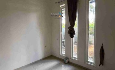 Disewakan Rumah Modern Minimalis Semi Furnished di Cluster Favorit Araya Golf Malang