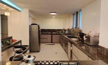 RENTO Dúplex amoblado  – Sector La Mariscal