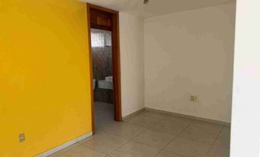 Se renta casa grande en Valle Don Camilo, zona popular, Metepec, Estado De México