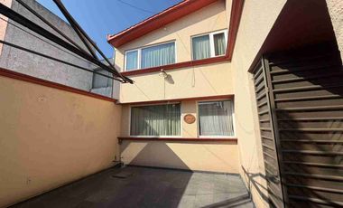 Se renta casa grande en Valle Don Camilo, zona popular, Metepec, Estado De México