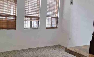 Rento casa  de 4 recámaras en zona céntrica