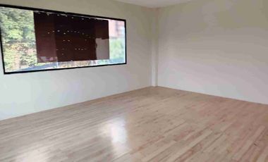 Alquiler casa grande comercial, con uso de suelo. Para, escuela, gimnasio, empresas  de seguridad, escuela de chef, academia, patio para 7 carros Otros