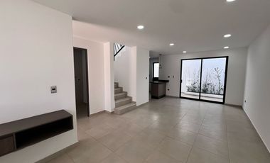 Casa Nueva en Renta en Parque Real Cuautlancingo con Amenidades y Acceso a Periférico | $13,000