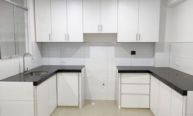 Alquilo Departamento de 145m2 en 4to piso