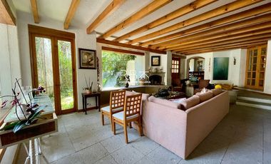 Casa en venta en Rancho San Francisco | 643 m², jardín y 4 autos