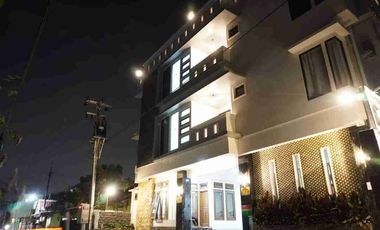 DIJUAL KOST EKSKLUSIF 49 KAMAR FULL FURNISHED DEKAT KAMPUS UII JALAN KALIURANG KM.12,5 YOGYA