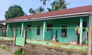 Dijual bedeng 4 pintu luas 300 m²