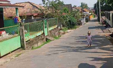 Dijual bedeng 4 pintu luas 300 m²