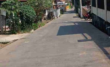 Dijual bedeng 4 pintu luas 300 m²