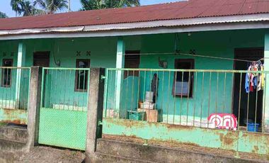 Dijual bedeng 4 pintu luas 300 m²