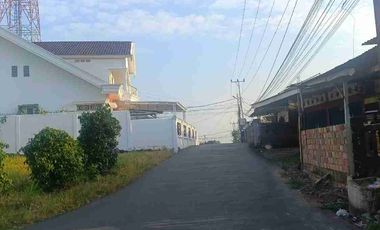 Dijual bedeng 4 pintu luas 300 m²
