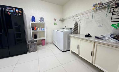 Residencia en venta de 6 recámaras, una en plant baja