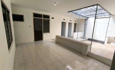 Rumah 2 Lantai Bagus SHM di Ploso area Tambaksari