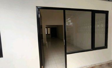 Rumah 2 Lantai Bagus SHM di Ploso area Tambaksari