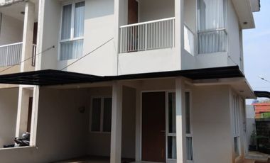 Rumah asri cluster Bintaro sektor 4 dekat stasiun siap huni