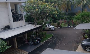 Rumah asri cluster Bintaro sektor 4 dekat stasiun siap huni