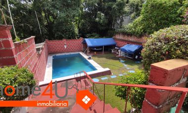 Se vende como terreno de ≈ 697 m²