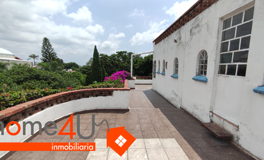 Se vende como terreno de ≈ 697 m²