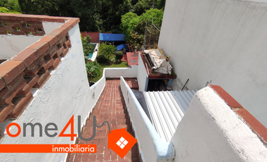 Se vende como terreno de ≈ 697 m²