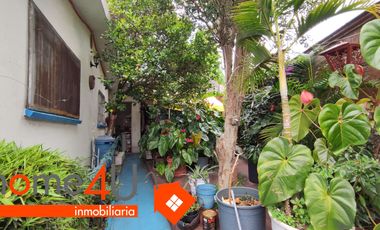 Se vende como terreno de ≈ 697 m²