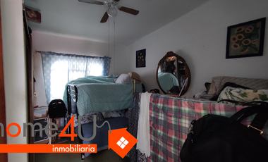 Se vende como terreno de ≈ 697 m²