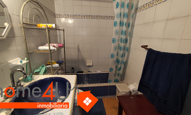 Se vende como terreno de ≈ 697 m²