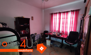 Se vende como terreno de ≈ 697 m²