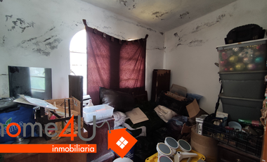 Se vende como terreno de ≈ 697 m²