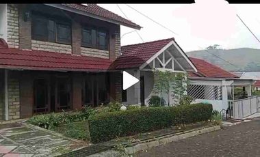 Dijual Vila Asri di Green Apple Puncak Cipanas