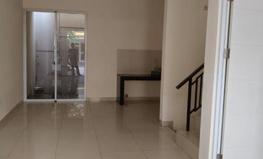 Rumah Murah & Langka di Green Lake City – Cluster Australia, SHM, 2 Lantai