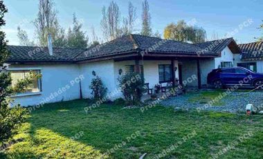 Se vende excelente casa  sólida 225 M2 con Parcela 5000 mtrs en Palmilla Linares .