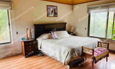 Se vende excelente casa  sólida 225 M2 con Parcela 5000 mtrs en Palmilla Linares .