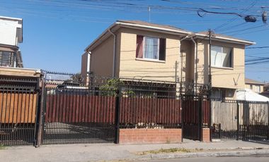 Arrienda Comoda Casa 3D/1B en San Bernardo, excelente conectividad
