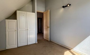 Venta de amplia y acogedora casa en Parque Krahmer, Valdivia