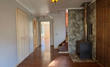 Venta de amplia y acogedora casa en Parque Krahmer, Valdivia