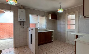 Venta de amplia y acogedora casa en Parque Krahmer, Valdivia