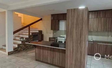EN VENTA BONITA CASA SOLA EN CUAUTLA