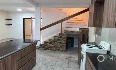 EN VENTA BONITA CASA SOLA EN CUAUTLA