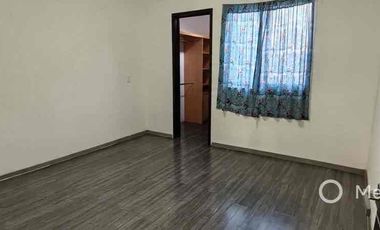 EN VENTA BONITA CASA SOLA EN CUAUTLA