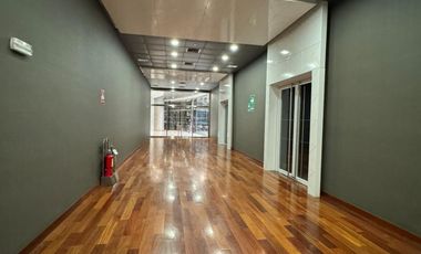 Oficina Implementada de 347 m² en El Derby, Santiago de Surco.