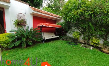 Casa con muebles de lujo, en residencial privado con acceso controlado y vigilancia.