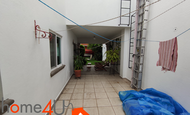 Casa con muebles de lujo, en residencial privado con acceso controlado y vigilancia.