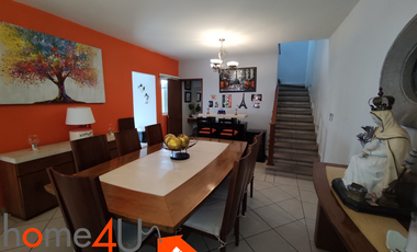 Casa con muebles de lujo, en residencial privado con acceso controlado y vigilancia.