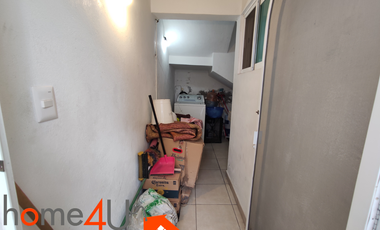 Casa con muebles de lujo, en residencial privado con acceso controlado y vigilancia.