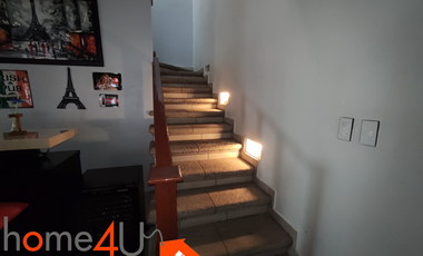 Casa con muebles de lujo, en residencial privado con acceso controlado y vigilancia.