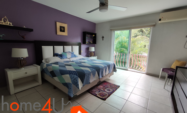 Casa con muebles de lujo, en residencial privado con acceso controlado y vigilancia.