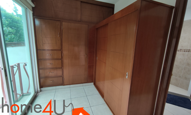 Casa con muebles de lujo, en residencial privado con acceso controlado y vigilancia.