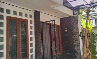 SEWA RUMAH AREA KOMERSIAL SAYAP JALAN CIHAMPELAS/CIPAGANTI BANDUNG