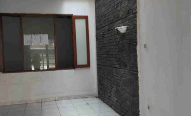 SEWA RUMAH AREA KOMERSIAL SAYAP JALAN CIHAMPELAS/CIPAGANTI BANDUNG
